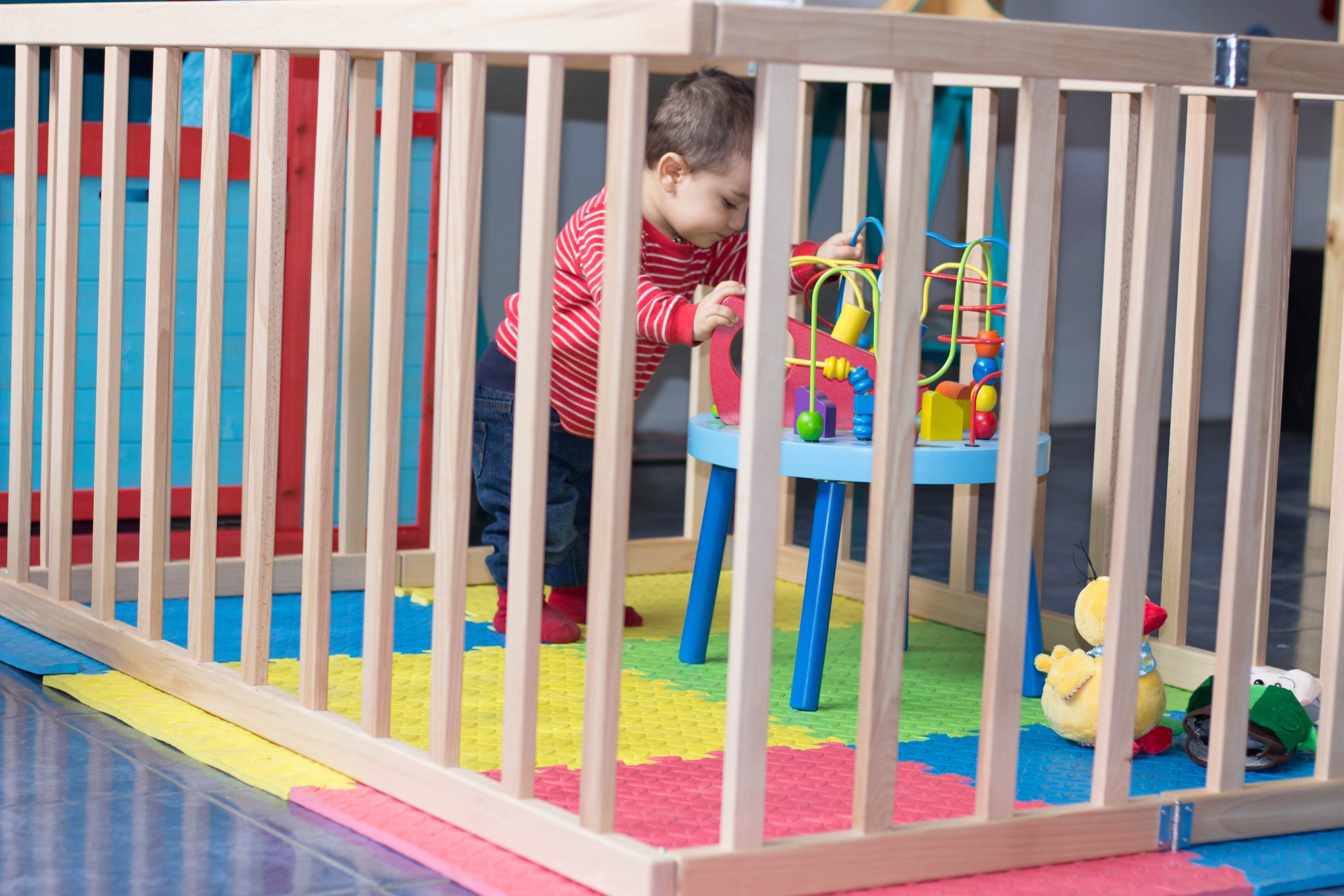 ⇨ Las ventajas de contar con un parque infantil para bebés en casa